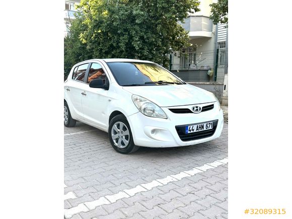 Sahibinden Hyundai i20 1.2 MPI Team 2012 Model 