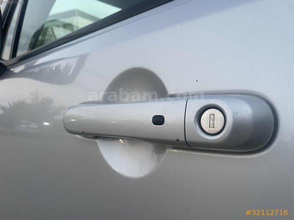GARAJ ELİT`ten TERTEMİZ 4*4 JEEP RENEGATE