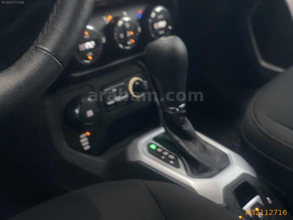 GARAJ ELİT`ten TERTEMİZ 4*4 JEEP RENEGATE