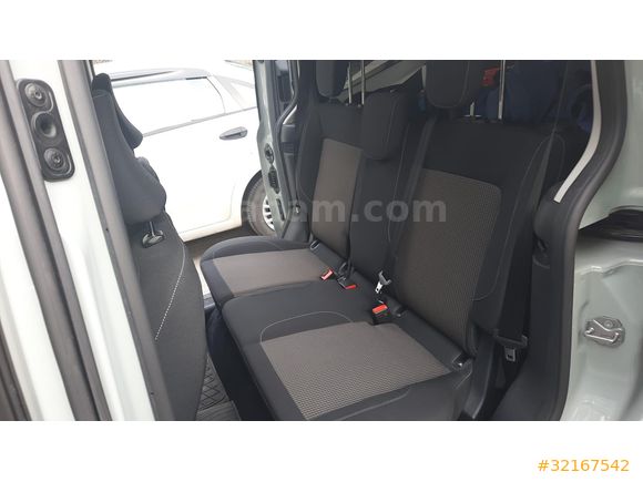 Ford Tourneo Courier 1.0 EcoBoost Deluxe Otomatik