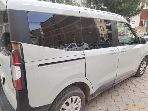 Ford Tourneo Courier 1.0 EcoBoost Deluxe Otomatik