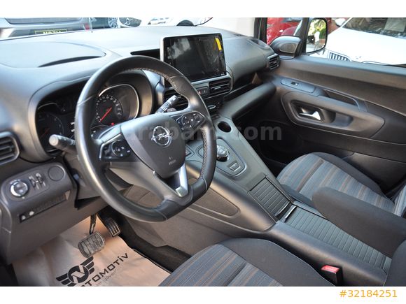 2023 OPEL COMBO (senetle taksitlendirme seçeneğimiz vardır)