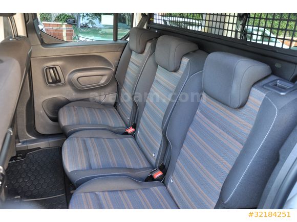 2023 OPEL COMBO (senetle taksitlendirme seçeneğimiz vardır)