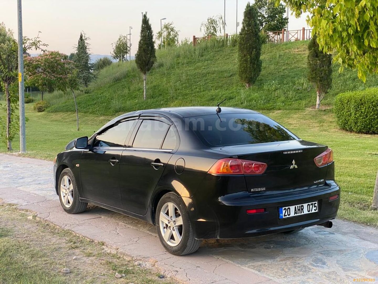 Sahibinden Mitsubishi Lancer 1.5 Invite 2009 Model Denizli 400.000 km Siyah 5