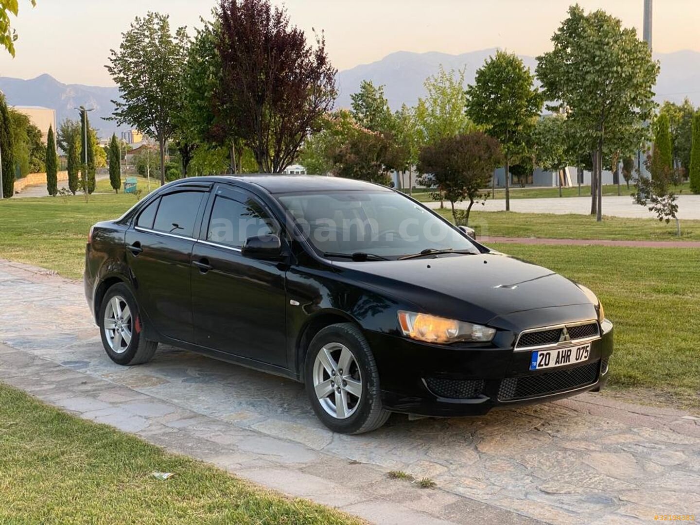 Sahibinden Mitsubishi Lancer 1.5 Invite 2009 Model Denizli 400.000 km Siyah 3