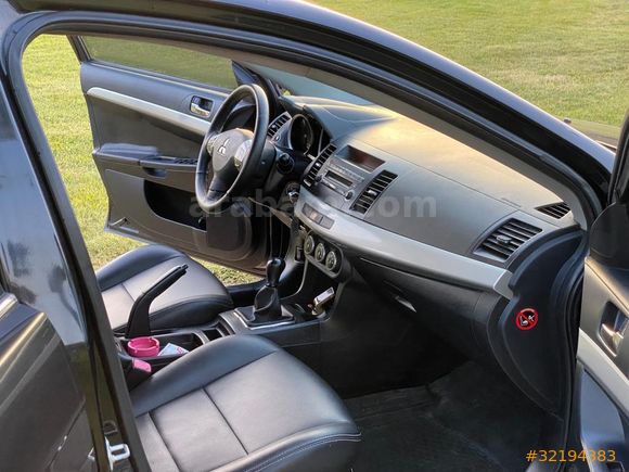 Sahibinden Mitsubishi Lancer 1.5 Invite 2009 Model