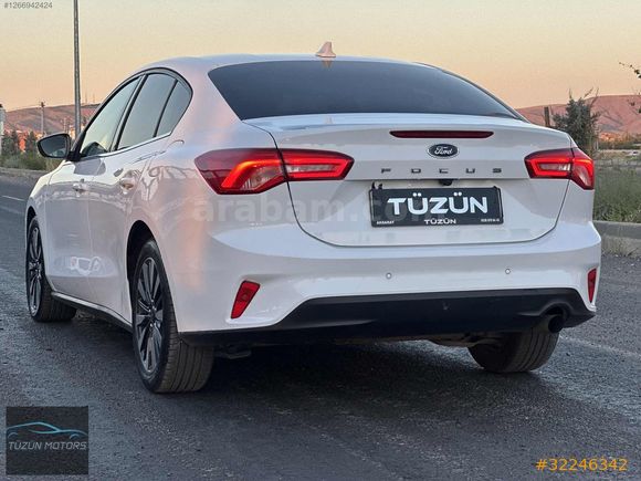 2023 TERTEMİZ OTOMATİK VİTES CAR PLAY TİTANİUM STİL DİZEL FOCUS