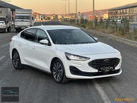 2023 TERTEMİZ OTOMATİK VİTES CAR PLAY TİTANİUM STİL DİZEL FOCUS