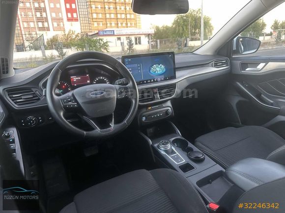 2023 TERTEMİZ OTOMATİK VİTES CAR PLAY TİTANİUM STİL DİZEL FOCUS