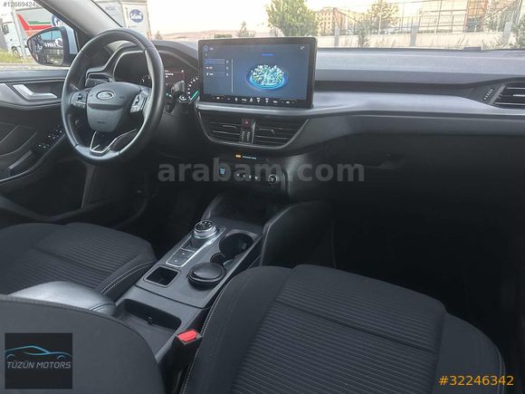 2023 TERTEMİZ OTOMATİK VİTES CAR PLAY TİTANİUM STİL DİZEL FOCUS