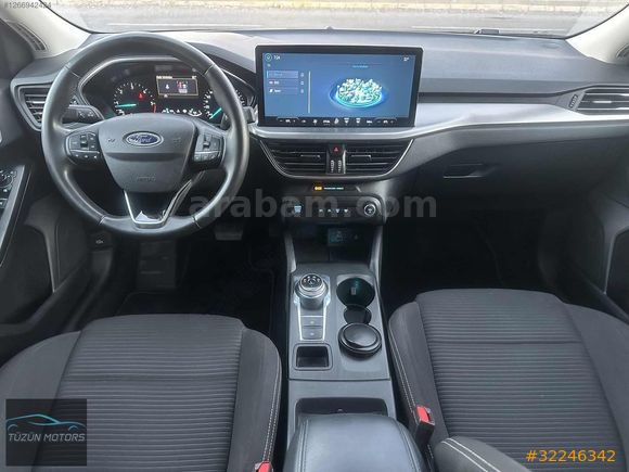 2023 TERTEMİZ OTOMATİK VİTES CAR PLAY TİTANİUM STİL DİZEL FOCUS