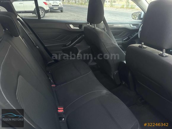 2023 TERTEMİZ OTOMATİK VİTES CAR PLAY TİTANİUM STİL DİZEL FOCUS