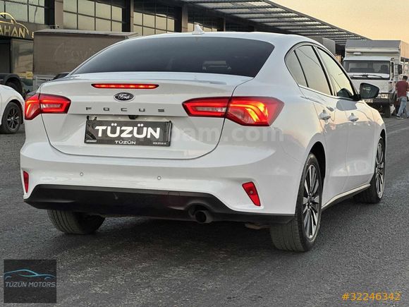 2023 TERTEMİZ OTOMATİK VİTES CAR PLAY TİTANİUM STİL DİZEL FOCUS