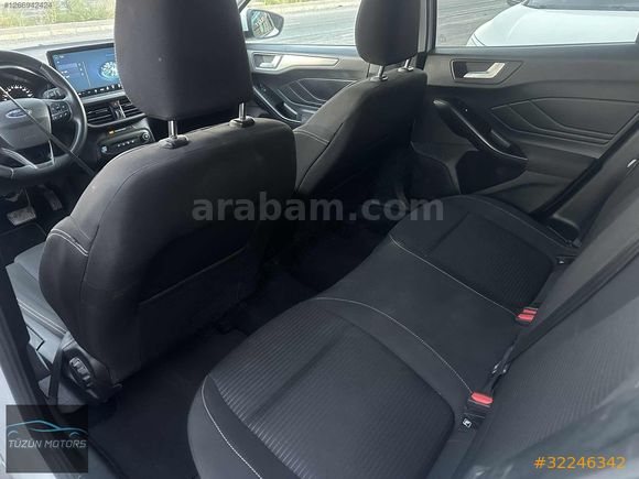 2023 TERTEMİZ OTOMATİK VİTES CAR PLAY TİTANİUM STİL DİZEL FOCUS