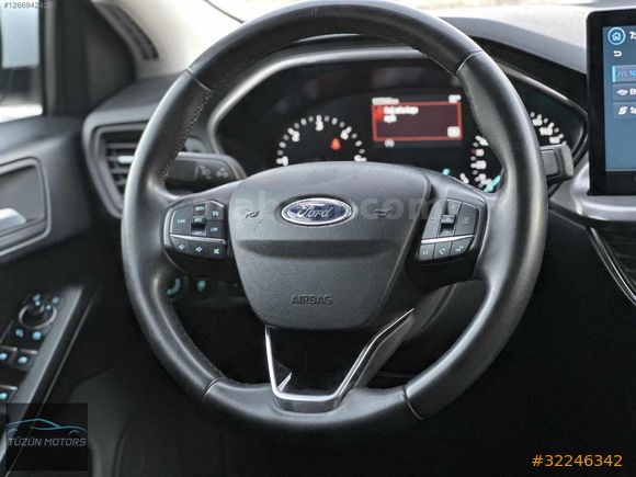 2023 TERTEMİZ OTOMATİK VİTES CAR PLAY TİTANİUM STİL DİZEL FOCUS