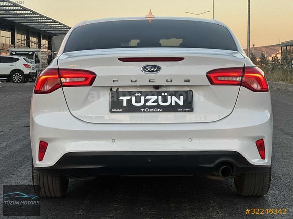 2023 TERTEMİZ OTOMATİK VİTES CAR PLAY TİTANİUM STİL DİZEL FOCUS