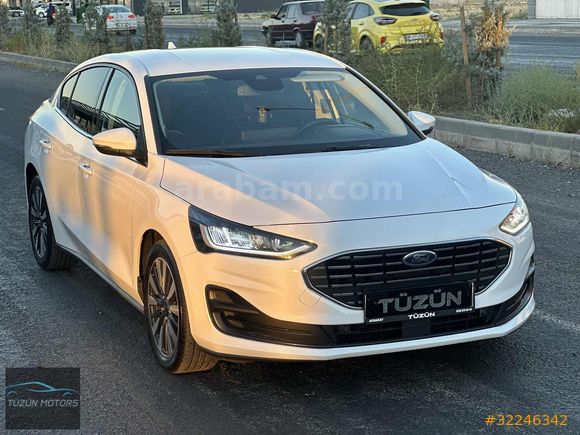 2023 TERTEMİZ OTOMATİK VİTES CAR PLAY TİTANİUM STİL DİZEL FOCUS