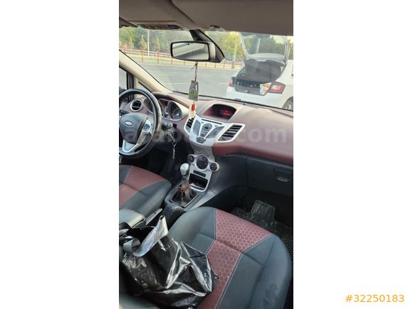 Sahibinden Ford Fiesta 1.4 Titanium X 2011 Model