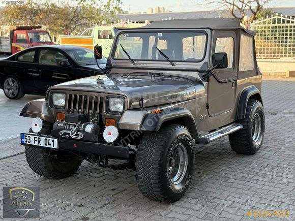 OTOMATİK 1981 MODEL JEEP CJ-8
