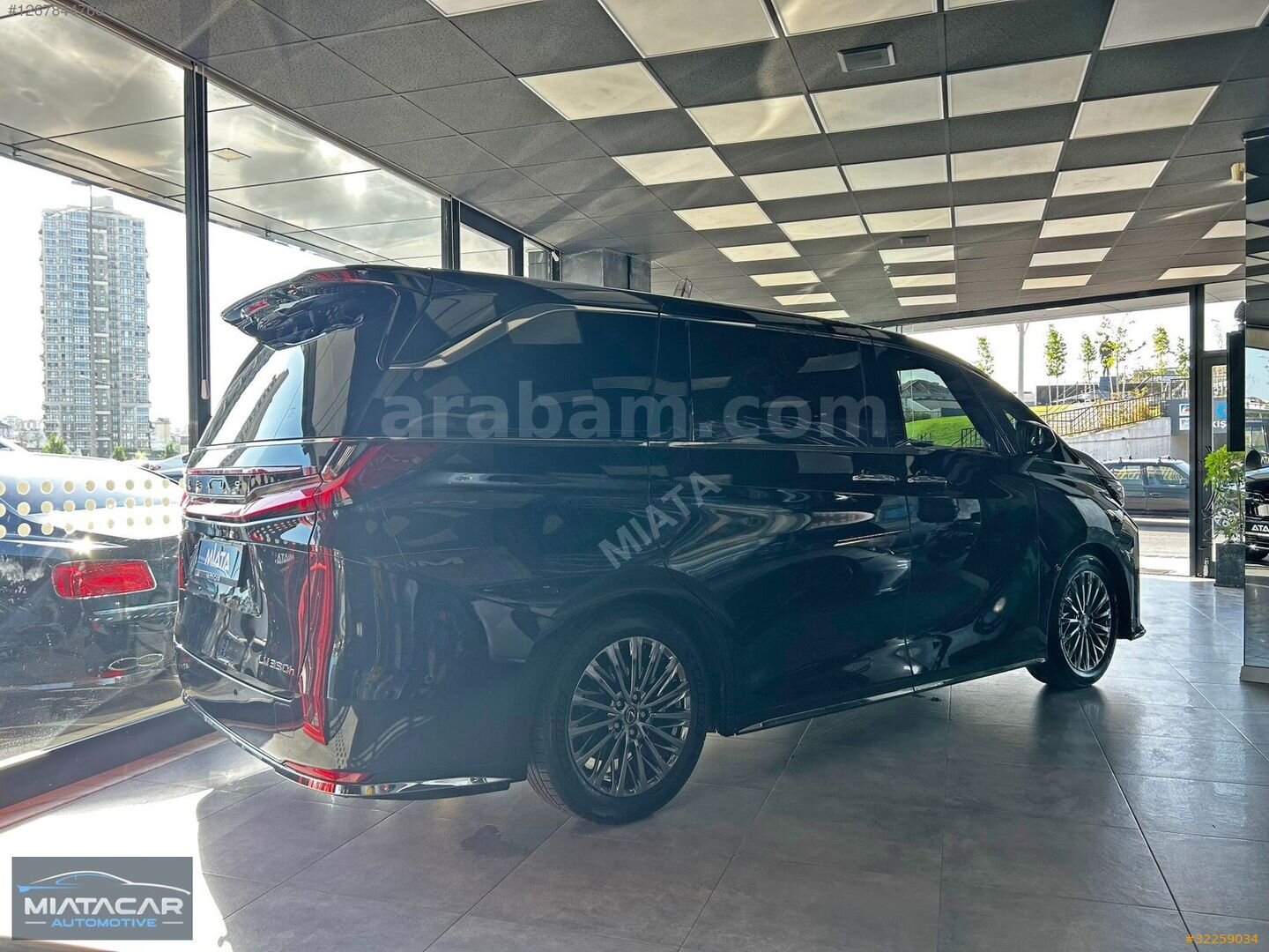 Galeriden Lexus LM 350h 2023 Model İstanbul 38.960 km Siyah 5