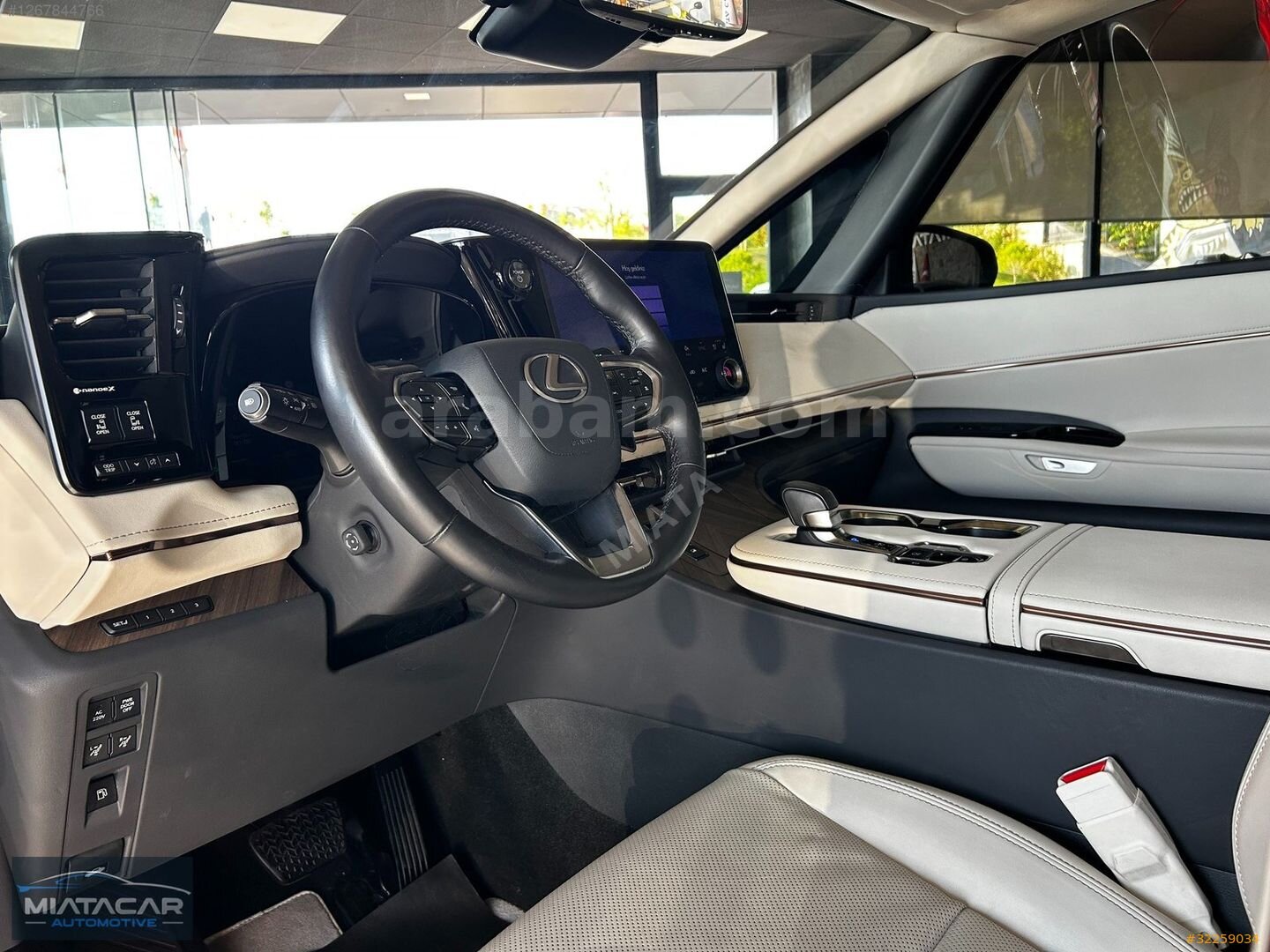 Galeriden Lexus LM 350h 2023 Model İstanbul 38.960 km Siyah 7