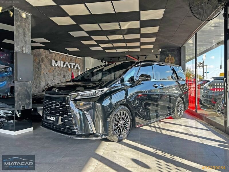 Galeriden Lexus LM 350h 2023 Model İstanbul 38.960 km Siyah