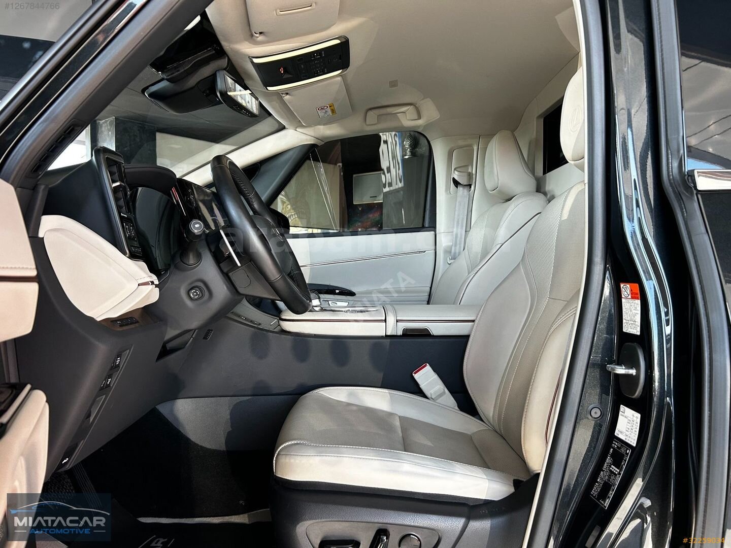 Galeriden Lexus LM 350h 2023 Model İstanbul 38.960 km Siyah 6