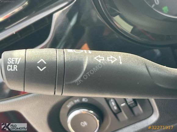 2K OTOMOTİVDEN 2025 OPEL CORSA 1.2 EDİTON AT8 K.KARTI GEÇERLİDİR