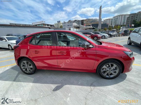 2K OTOMOTİVDEN 2025 OPEL CORSA 1.2 EDİTON AT8 K.KARTI GEÇERLİDİR