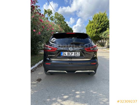 SAHİBİNDEN HATASIZ DEĞİŞENSİZ 2018 SERVİS BAKIMLI Qashqai 1.2 DIG-T SKY PACK 