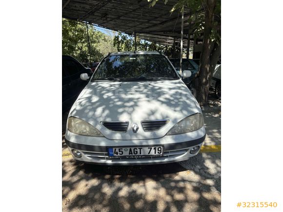 Galeriden Renault Megane 1.9 DTi RXE 2000 Model Manisa