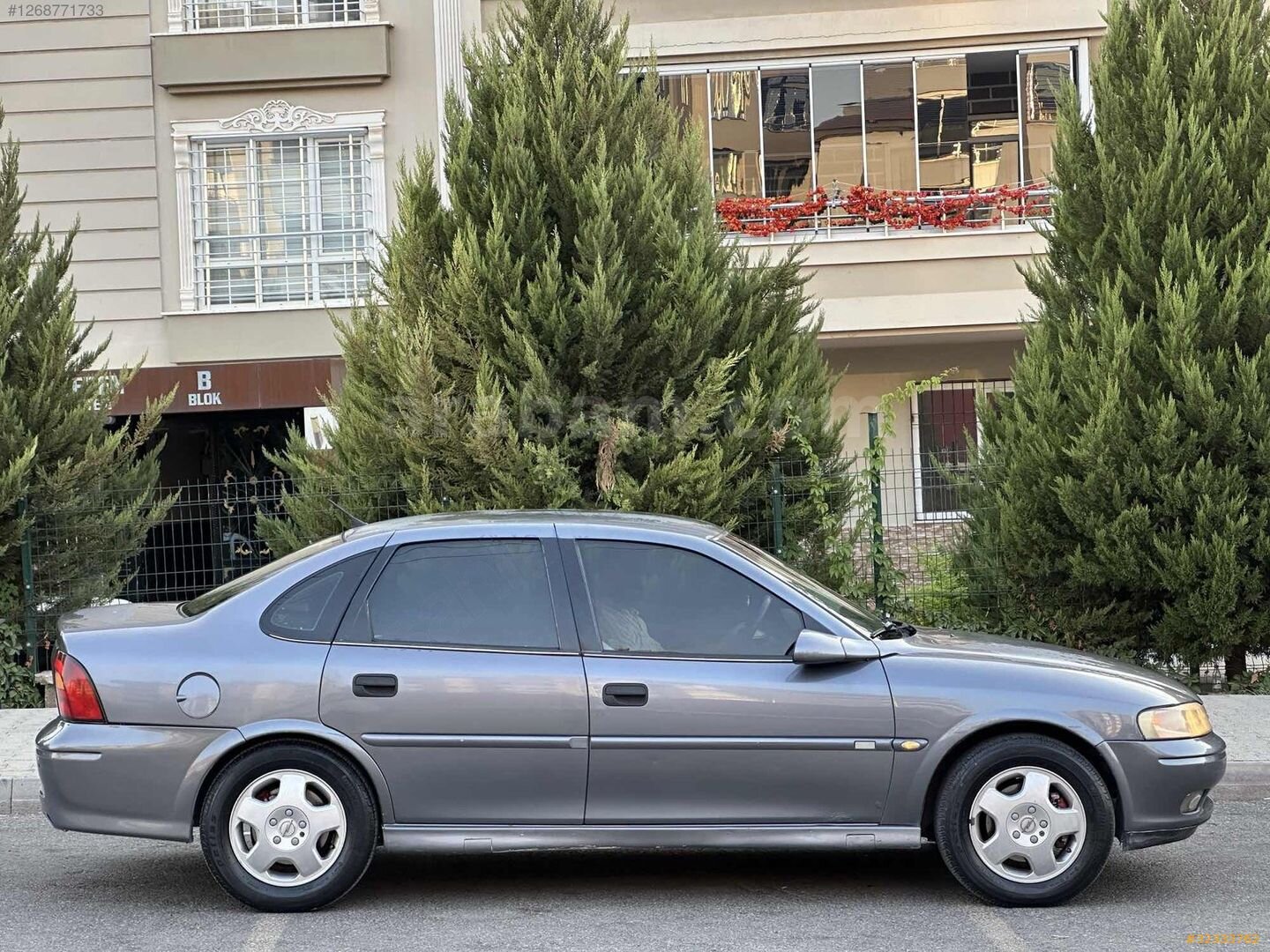 Galeriden Opel Vectra 1.6 Comfort 2001 Model Gaziantep 393.000 km Gri 5