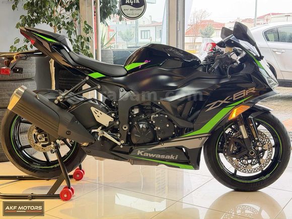 Galeriden Kawasaki Ninja ZX 6R 2025 Model Balıkesir 6.001 km Siyah