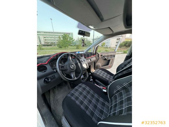VOLKSWAGEN 2015 MODEL CAMLI MAXİ VAN