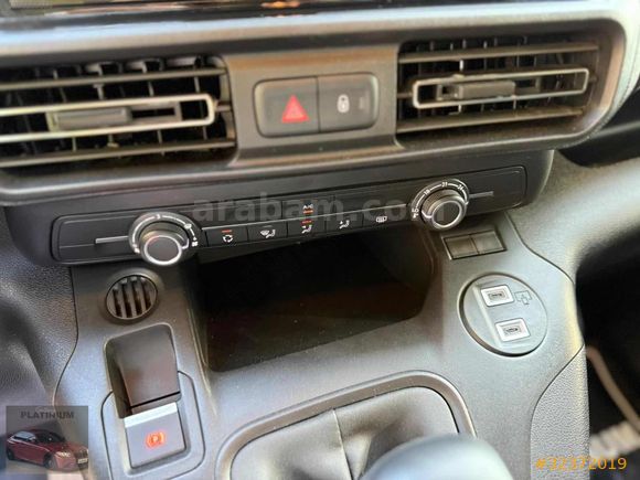 PLATINIUM'dn 2025 HATASZ DOBLO 1.2 PURETECH EASY %20FAT 27.000KM