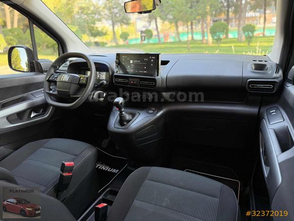 PLATINIUM'dn 2025 HATASZ DOBLO 1.2 PURETECH EASY %20FAT 27.000KM