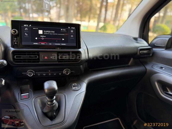 PLATINIUM'dn 2025 HATASZ DOBLO 1.2 PURETECH EASY %20FAT 27.000KM