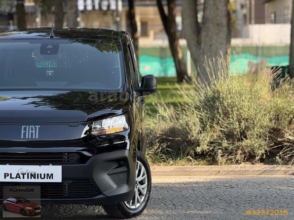 PLATINIUM'dn 2025 HATASZ DOBLO 1.2 PURETECH EASY %20FAT 27.000KM