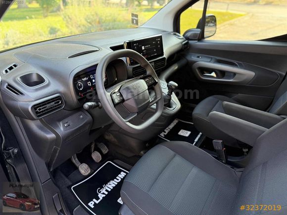 PLATINIUM'dn 2025 HATASZ DOBLO 1.2 PURETECH EASY %20FAT 27.000KM