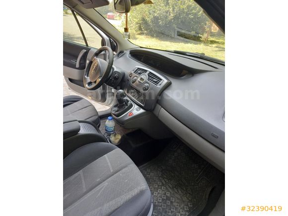 Sahibinden Renault Scenic 1.6 Dynamique 2005 Model