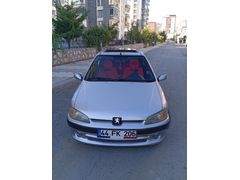 ÖZEL plakalı dikkat çekmeyi sevenlere Peugeot 106
