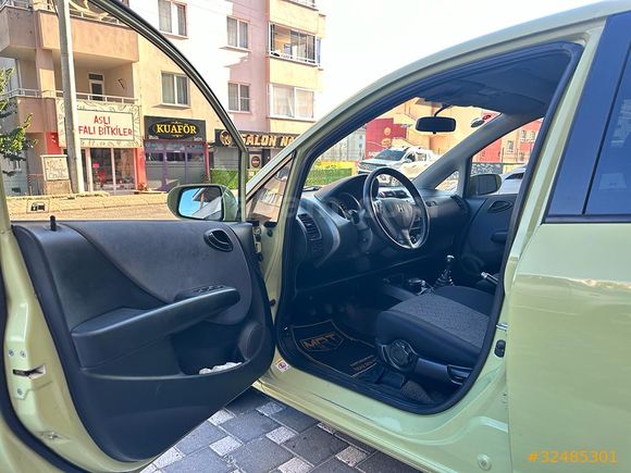 Sahibinden Honda Jazz 1.4 ES 2005 Model 