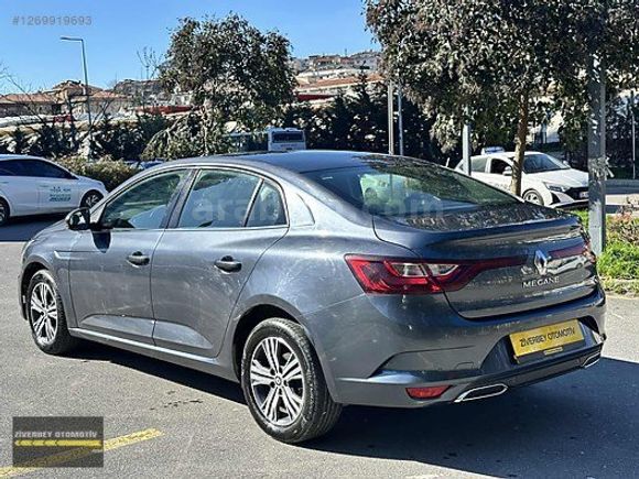 2024 RENAULT MEGANE 1.3 TCE TOUCH 51 BİN KM DEĞİŞENSİZ