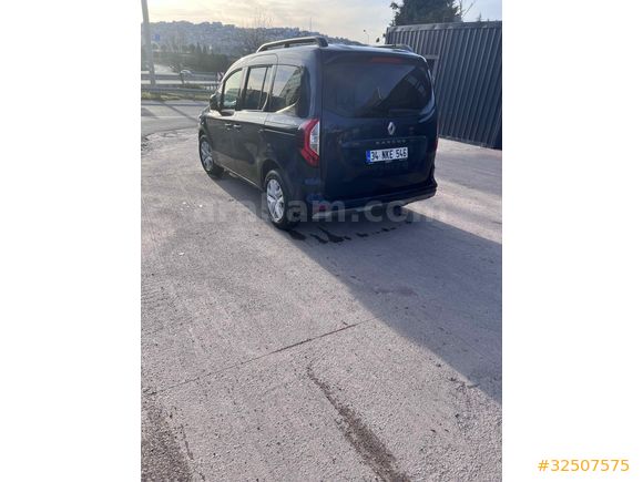 Sahibinden Renault Kangoo Multix 1.3 TCe Iconic 2025 Model 