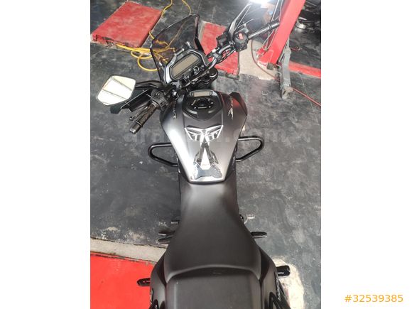 Bajaj Dominar 400 UG 2024 çıkışlı