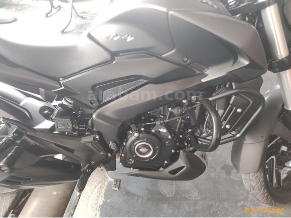 Bajaj Dominar 400 UG 2024 çıkışlı