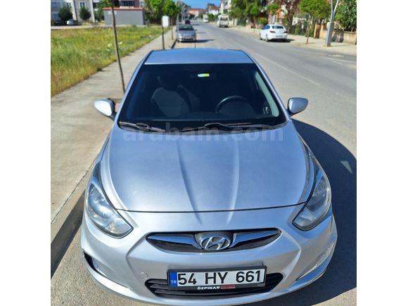 Sahibinden Hyundai Accent Blue 1.6 CRDI Mode Plus 2013 Model