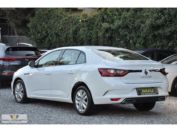 2021 RENAULT MEGANE (senetle taksitlendirme seçeneğimiz vardır)