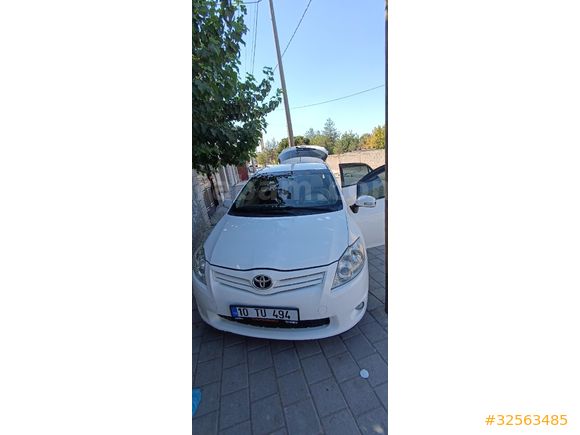 Sahibinden Toyota Auris 1.4 D-4D Comfort Extra 2011 Model