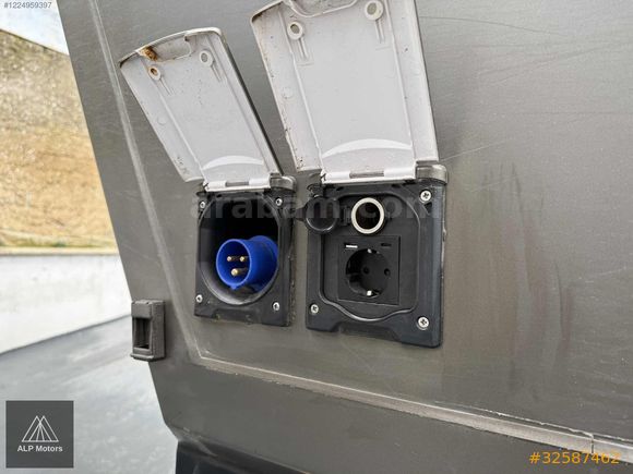 2001 MERCEDES-BENZ UNIMOG 1300L 4x4 MOTOKARAVAN + 36.471KM